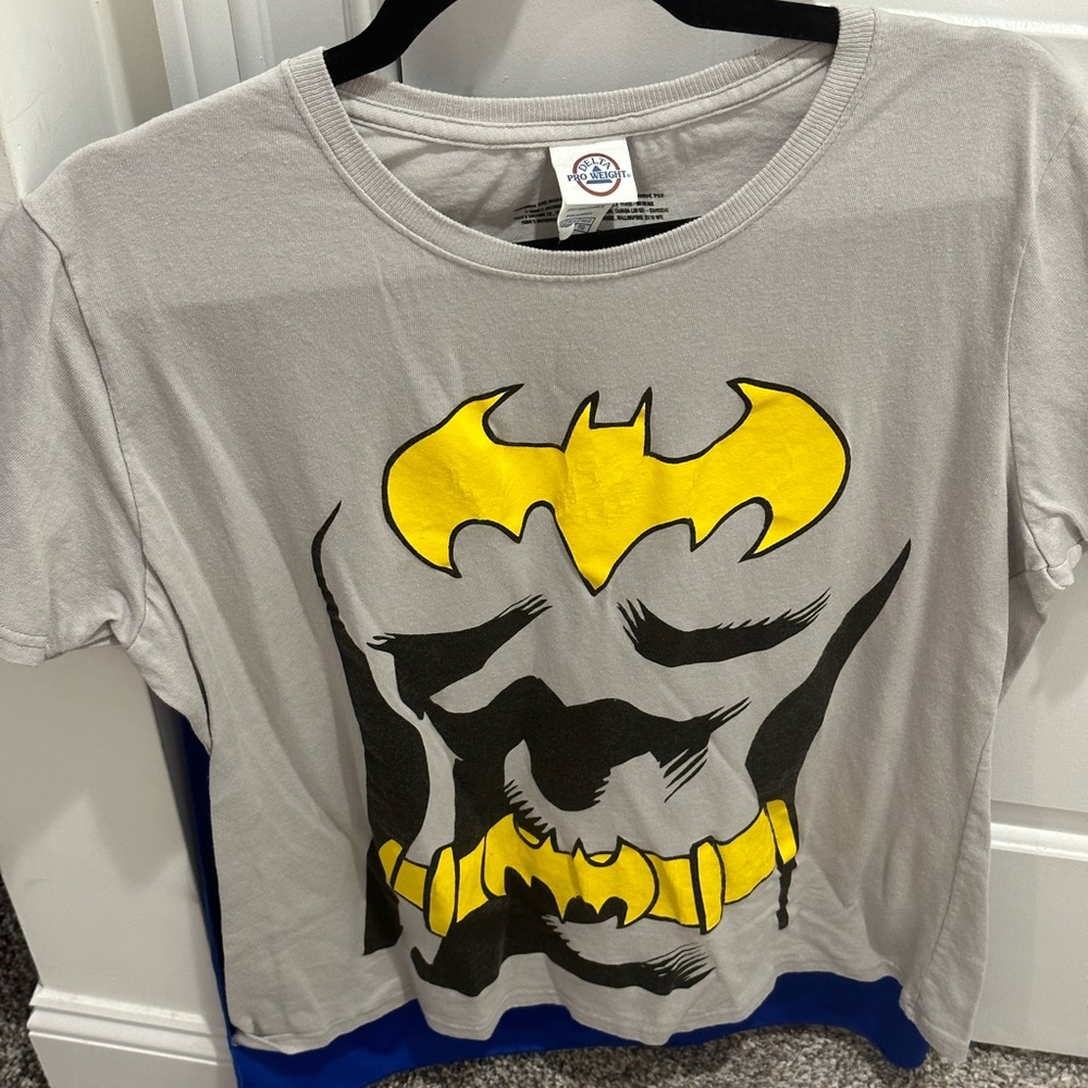 Batman shirt for Halloween with detachable cape